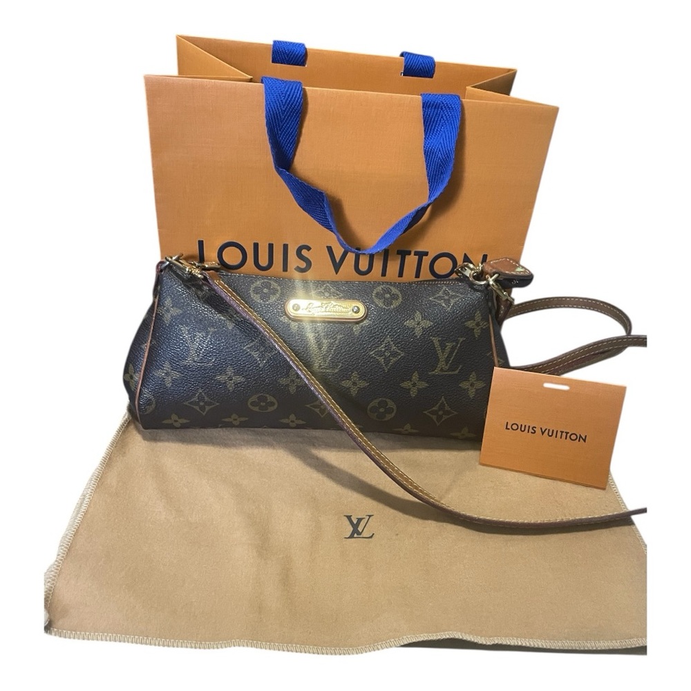 Gorgeous Authentic Louis Vuitton Monogram Eva Pochette w/ Shoulder & Crossbody - Picture 10 of 16